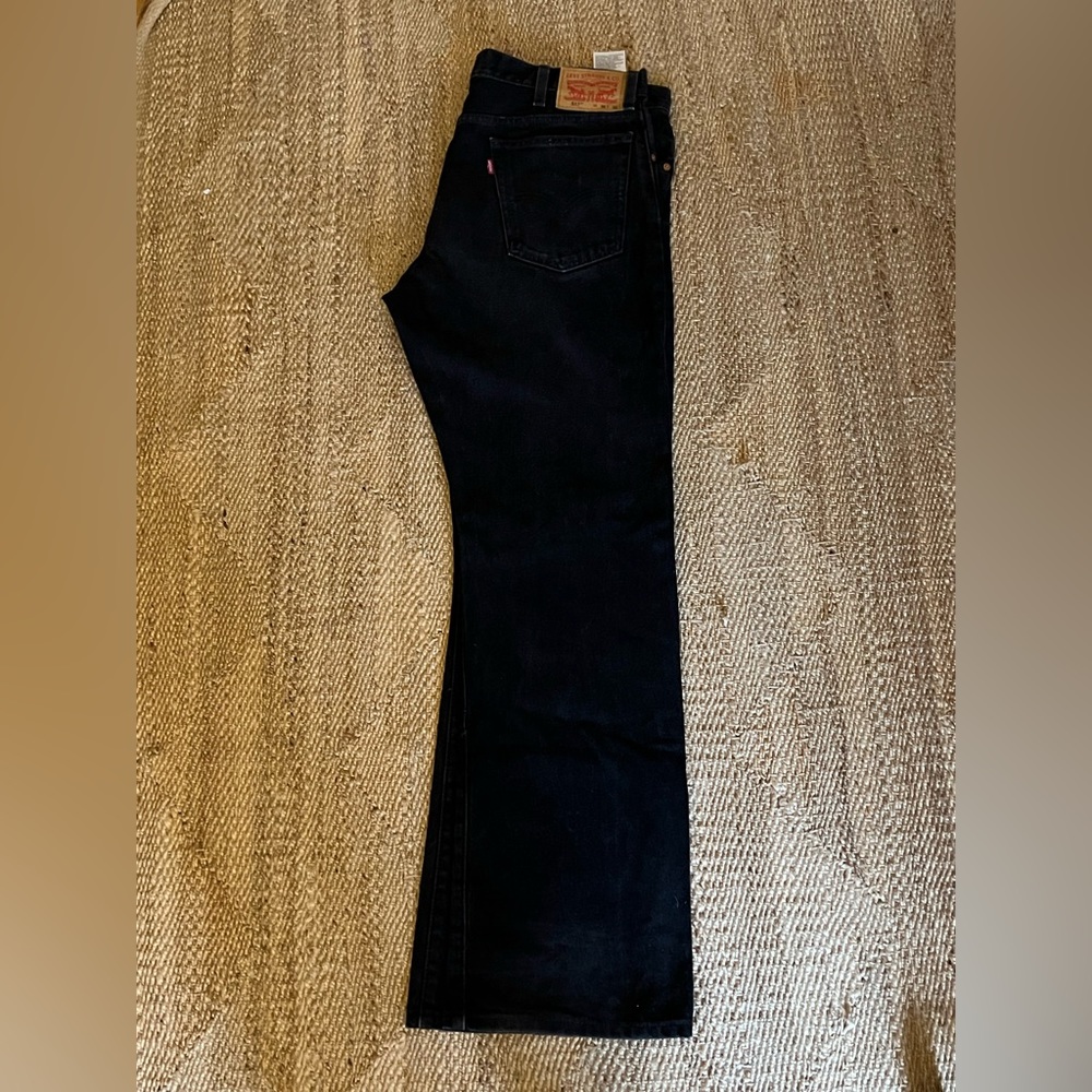 Selling pair of Levi’s 517 men’s jeans.
